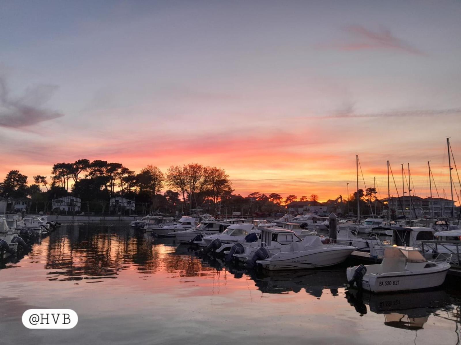 Apartamento Joli 2 Pieces Sur Le Port Avec Piscine, Terrasse, Parking Capbreton Exterior foto
